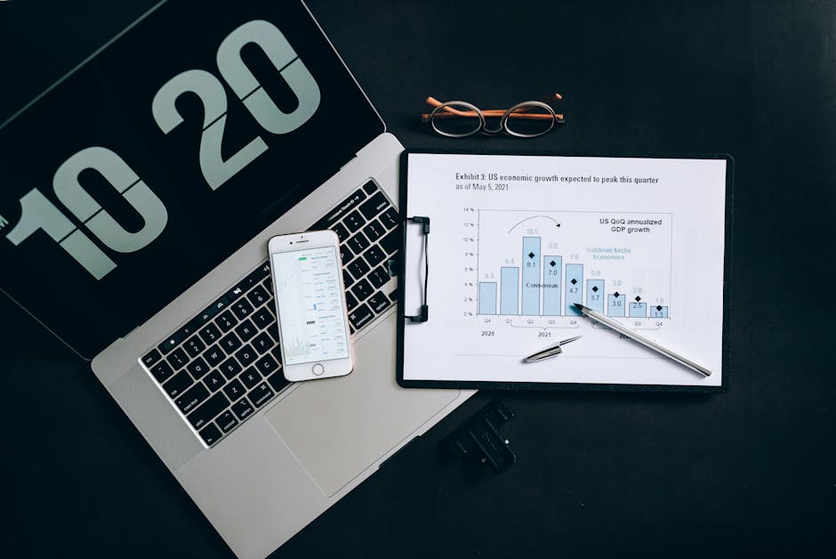 Aylık nakit akışı tahminlerini gösteren güncel bir iş analitiği panelinin görüntüsü